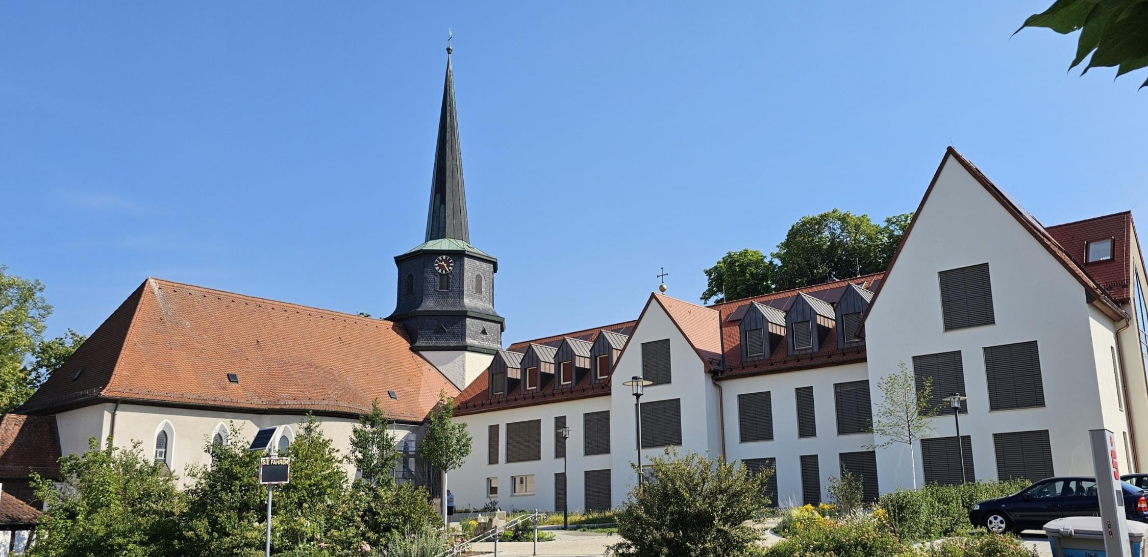 Kirche St. Josef mit Pfarrzentrum Niederndorf 1