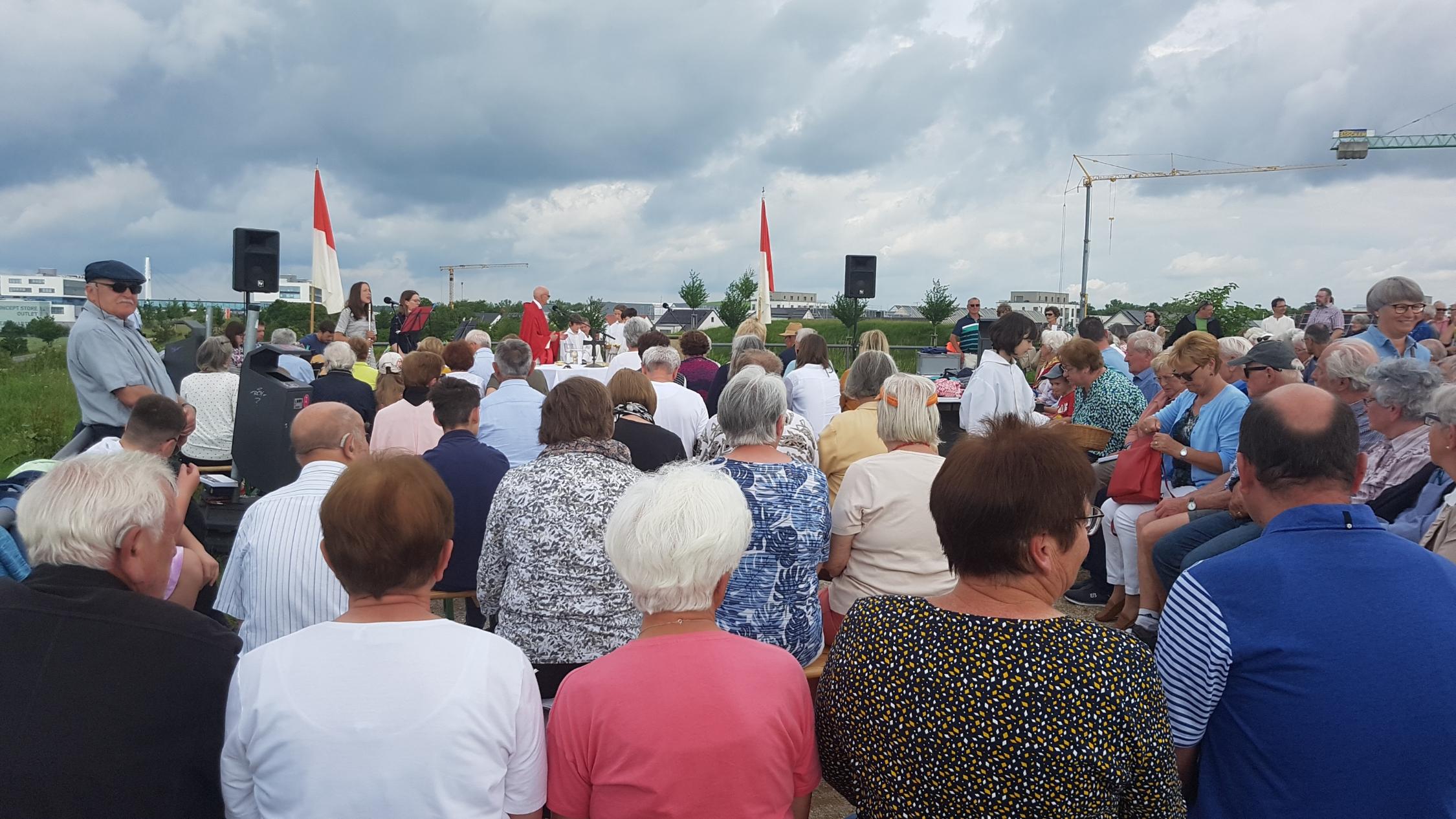 Pfingstmontags-Gottesdienst auf der Herzo Base