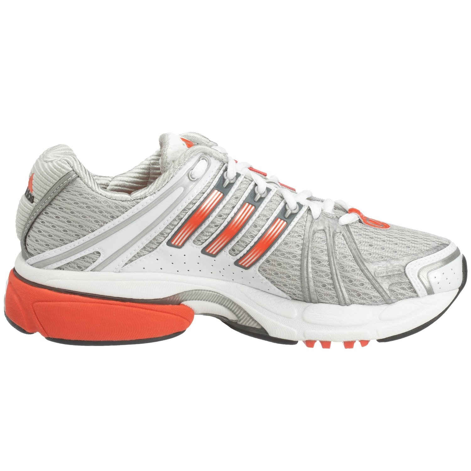Wie kommt der Sportschuh zum Konsumenten